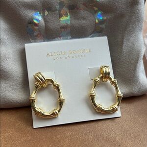 Alicia Bonnie Los Angeles bamboo/door knocker gold tone earrings new in box